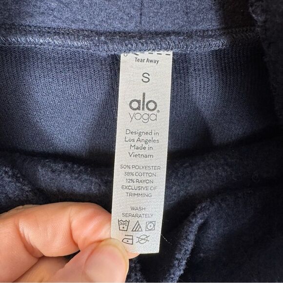 Alo Yoga Navy Blue Warmth Cover Up Turtle Neck Sweatshirt Gym Size Small - Picture 7 of 8